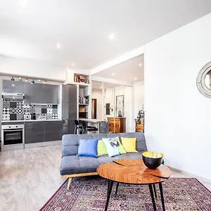 https://air-rental-magnifique-t2-au-dessus-du-vieux-port.fr-provencehotel.com