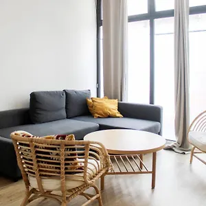 https://spacious-and-bright-appt-in-the-heart-of.fr-paris.fr