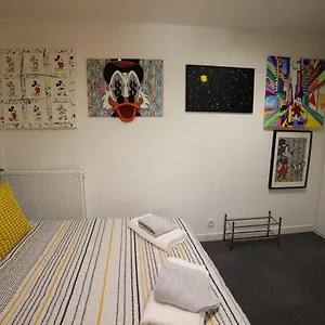 Appartamento Pop Artiste Configure En Galerie Dart A 200 M Du Centre Avec Parking Prive Et Securise Gratuit Dans Copropriete